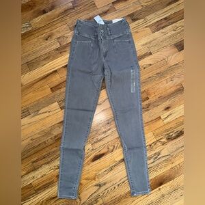 NWT American Eagle Super High Rise Jegging Size 4